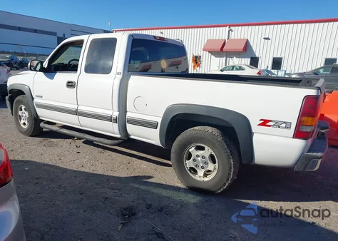 2002 Chevrolet Silverado 1500 Ls z USA, uszkodzony, nr VIN 2GCEK19T421303082